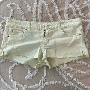 American Eagle yellow short shorts